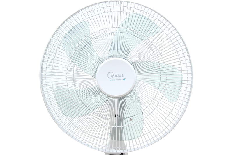 5 cánh quạt sải dài cùng lồng quạt được đan kín 5 cánh quạt sải dài cùng lồng quạt được đan kín